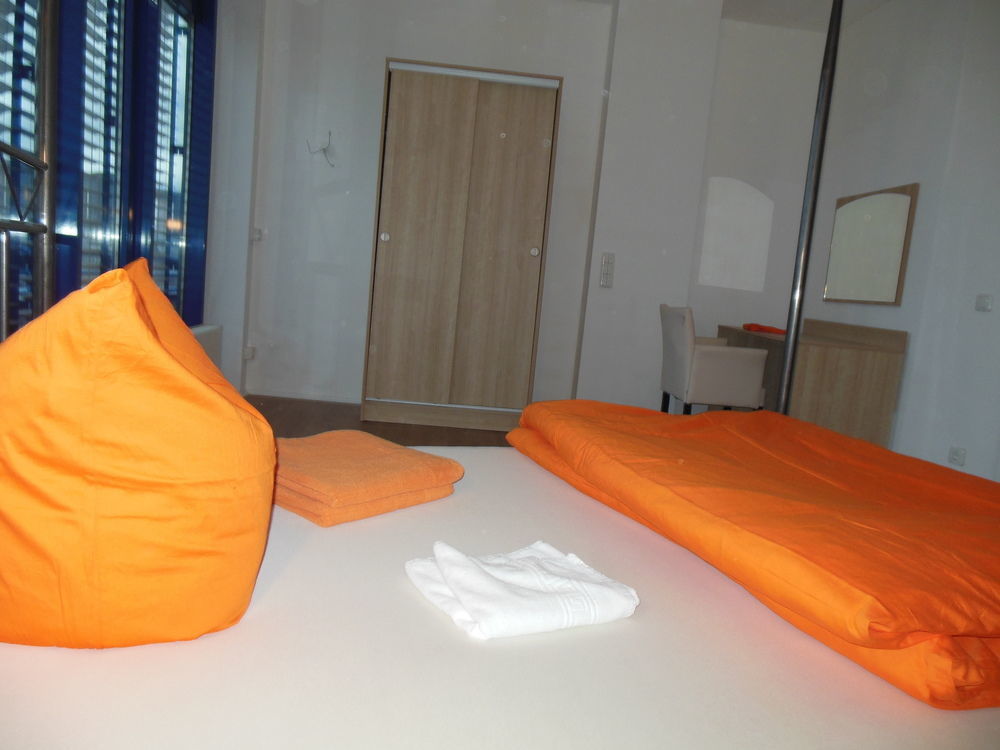 Lut10Her Sky-Fly Hotel Leipzig Exterior foto